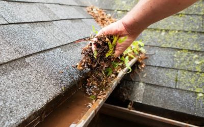 Gutters That Don’t Ice Up: Slope, Capacity & Downspout Tuning