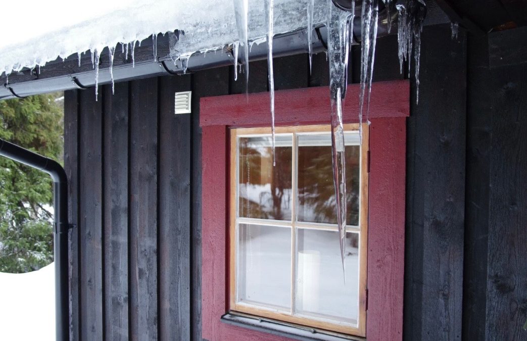 Stop Ice Dams Before They Start: Ventilation, Insulation & Roofing Details